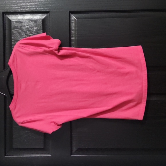 Women's The North Face V-neck tee. Medium. Pink. - Picture 4 of 4